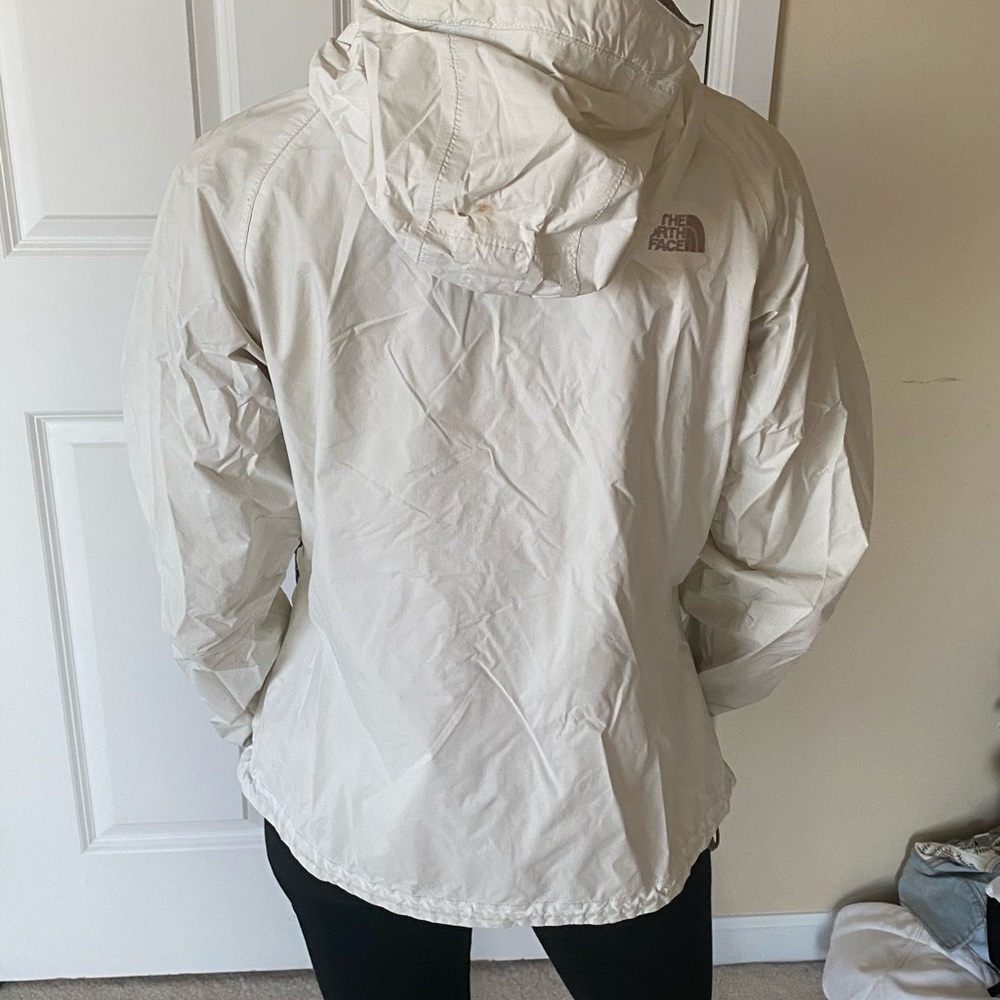 Women’s White North Face Windbreaker XS